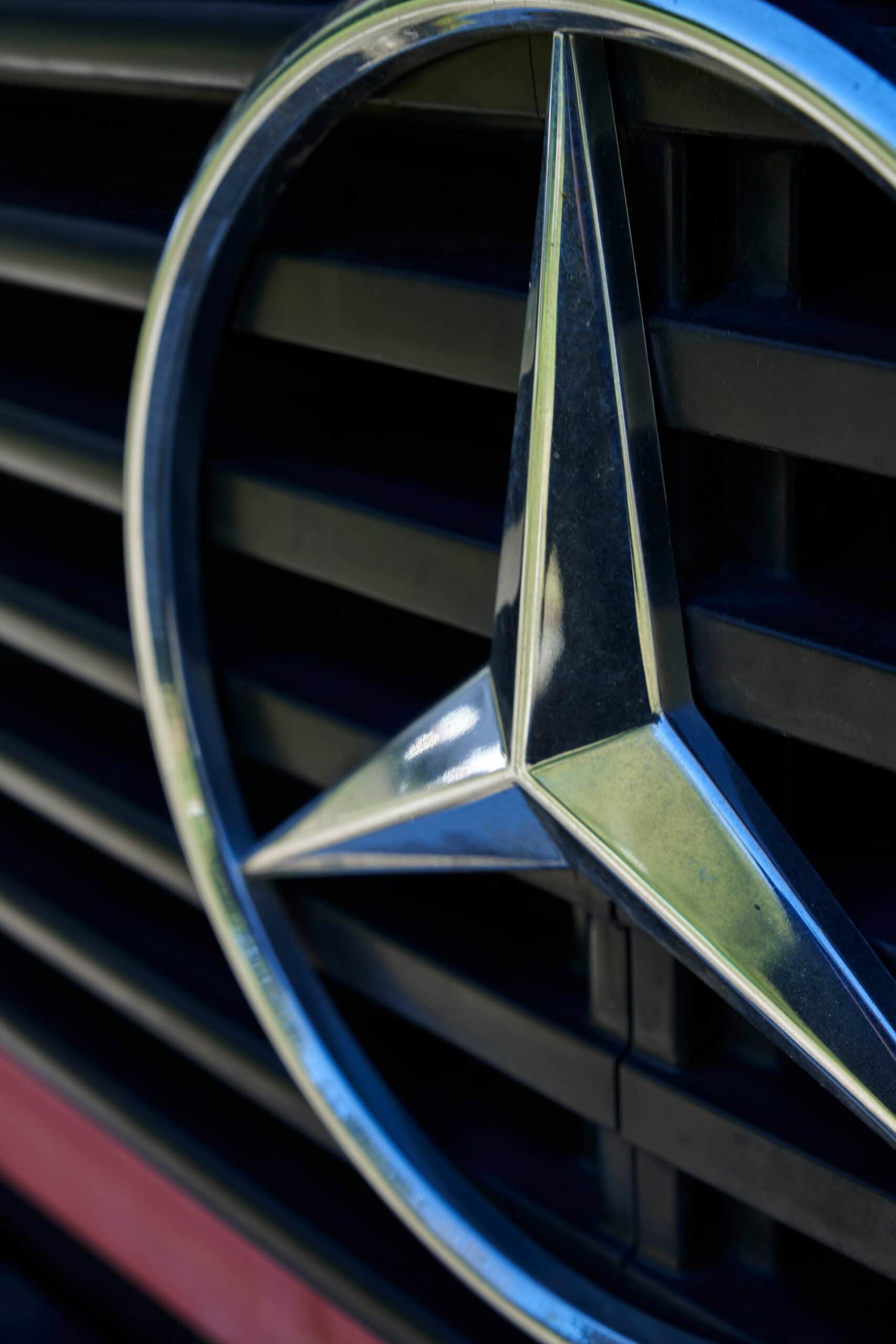  mercedes ln2 1124af expedition truck