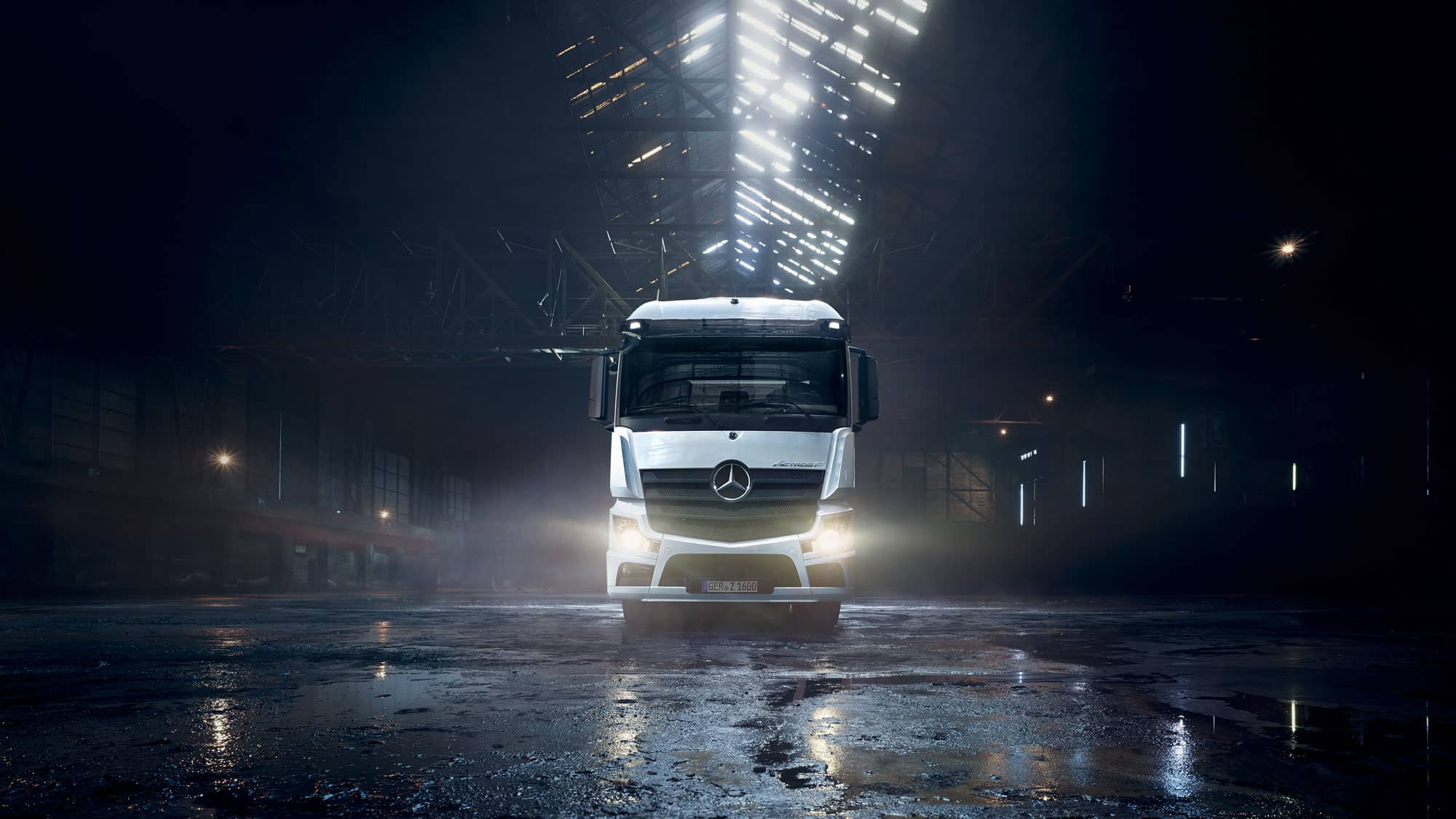 mercedes ln2 1124af expedition truck