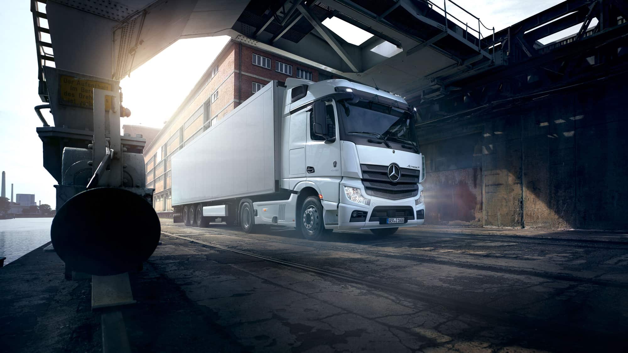 mercedes ln2 1124af expedition truck