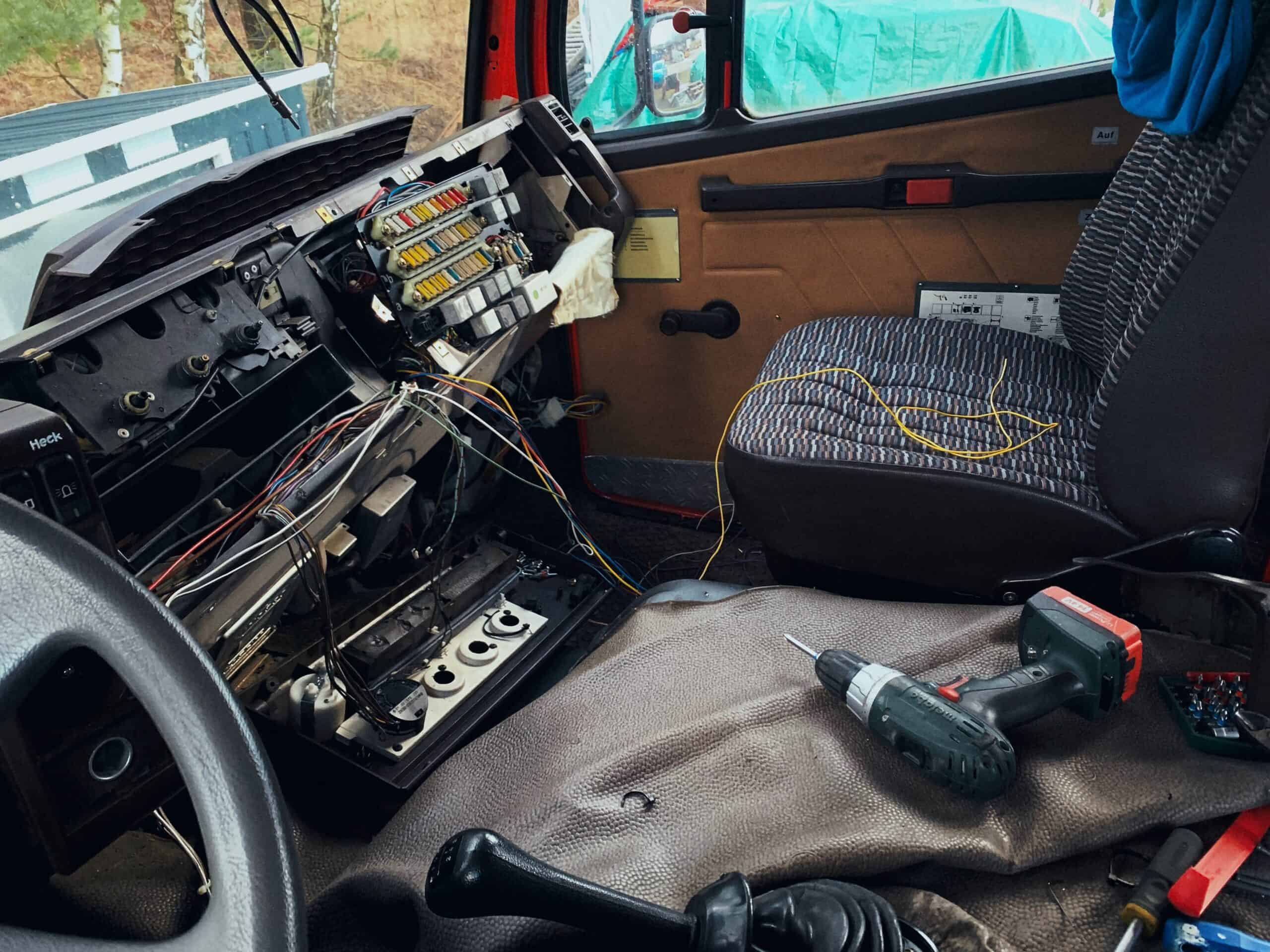  mercedes ln2 1124af expedition truck