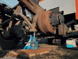  mercedes ln2 1124af expedition truck