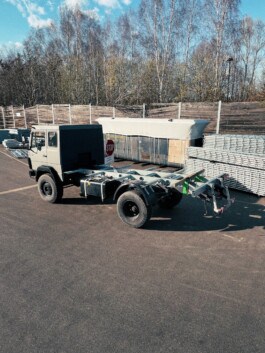  mercedes ln2 1124af expedition truck