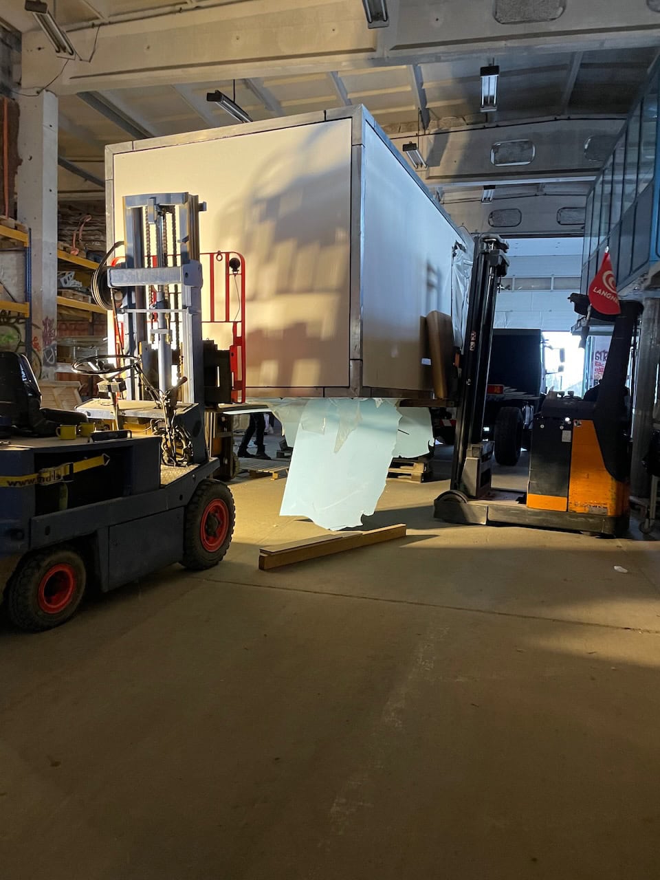  mercedes ln2 1124af expedition truck