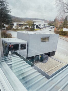  mercedes ln2 1124af expedition truck