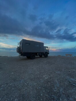  mercedes ln2 1124af expedition truck