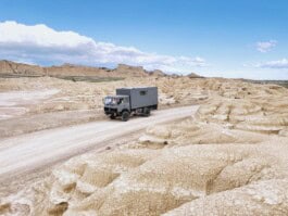 mercedes ln2 1124af expedition truck