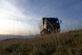 mercedes ln2 1124af expedition truck