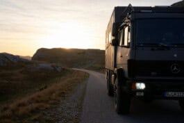 mercedes ln2 1124af expedition truck
