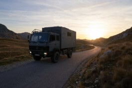 mercedes ln2 1124af expedition truck