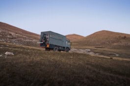 mercedes ln2 1124af expedition truck