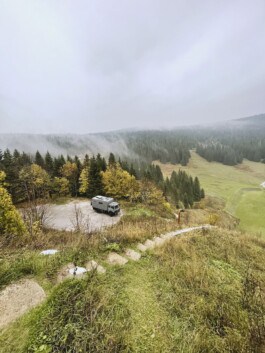 mercedes ln2 1124af expedition truck