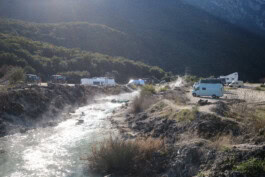 mercedes ln2 1124af expedition truck