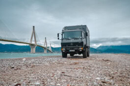 mercedes ln2 1124af expedition truck