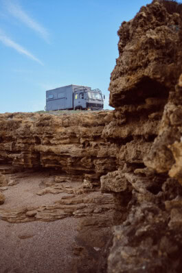  mercedes ln2 1124af expedition truck