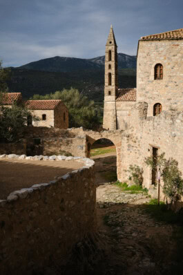 mercedes ln2 1124af expedition truck