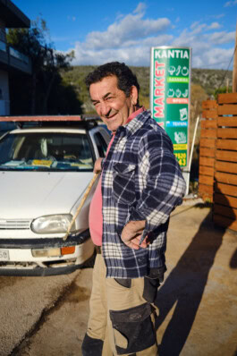 mercedes ln2 1124af expedition truck