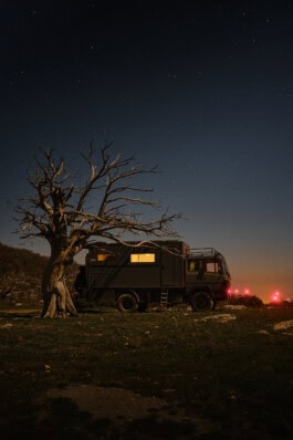 mercedes ln2 1124af expedition truck