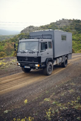  mercedes ln2 1124af expedition truck