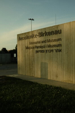  mercedes ln2 1124af expedition truck