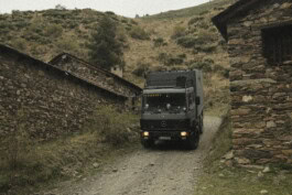 mercedes ln2 1124af expedition truck