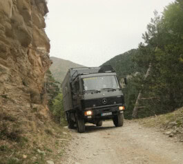mercedes ln2 1124af expedition truck
