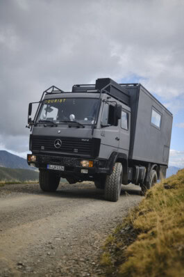 mercedes ln2 1124af expedition truck